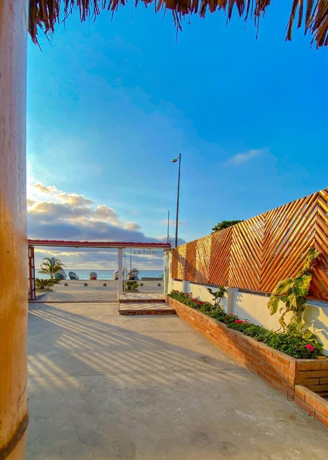 Whale House Hotel Puerto López Eksteriør bilde